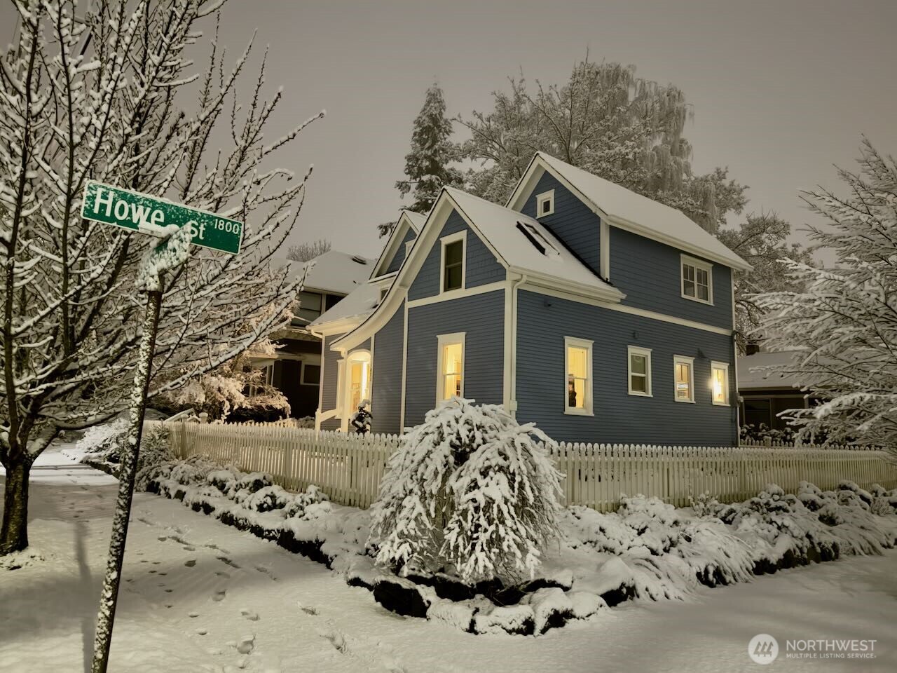 1823 Warren Avenue N, Seattle, WA 98109