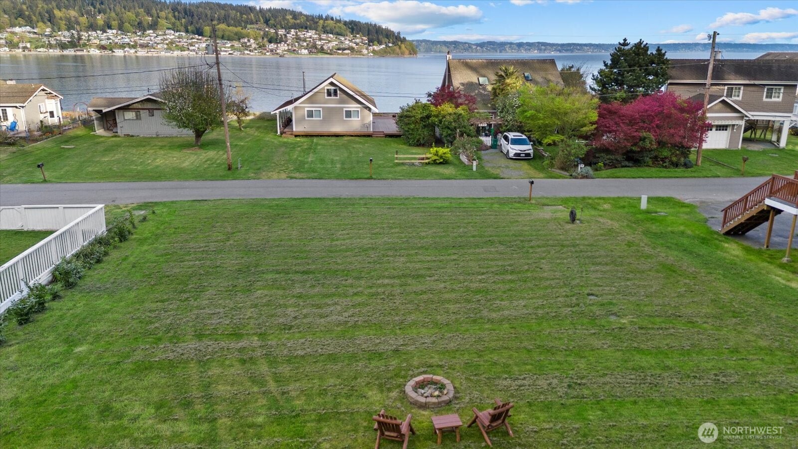 3697 Driftwood Drive , Clinton, WA 98236