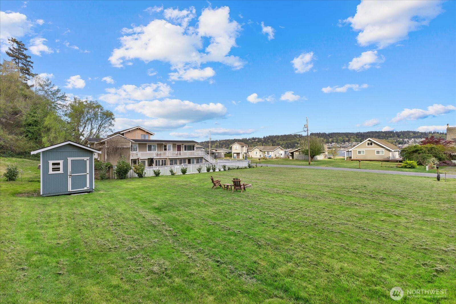 3697 Driftwood Drive , Clinton, WA 98236