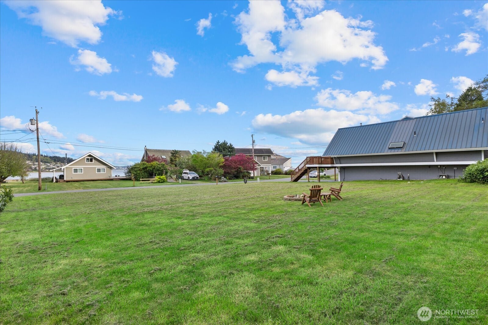 3697 Driftwood Drive , Clinton, WA 98236