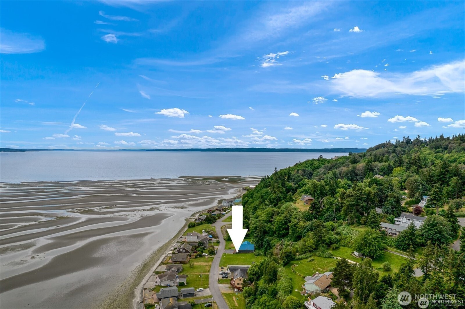 3697 Driftwood Drive , Clinton, WA 98236