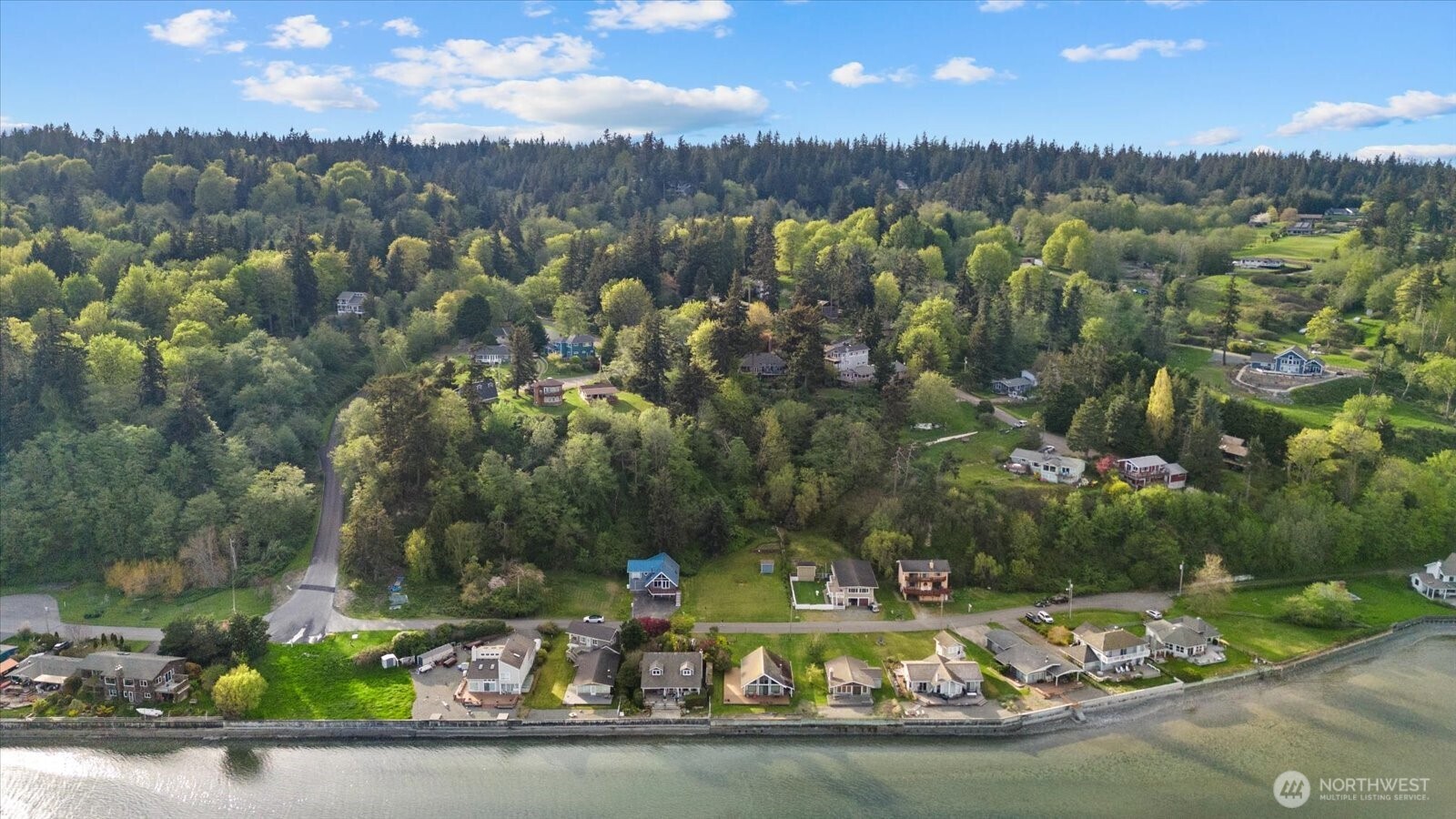 3697 Driftwood Drive , Clinton, WA 98236
