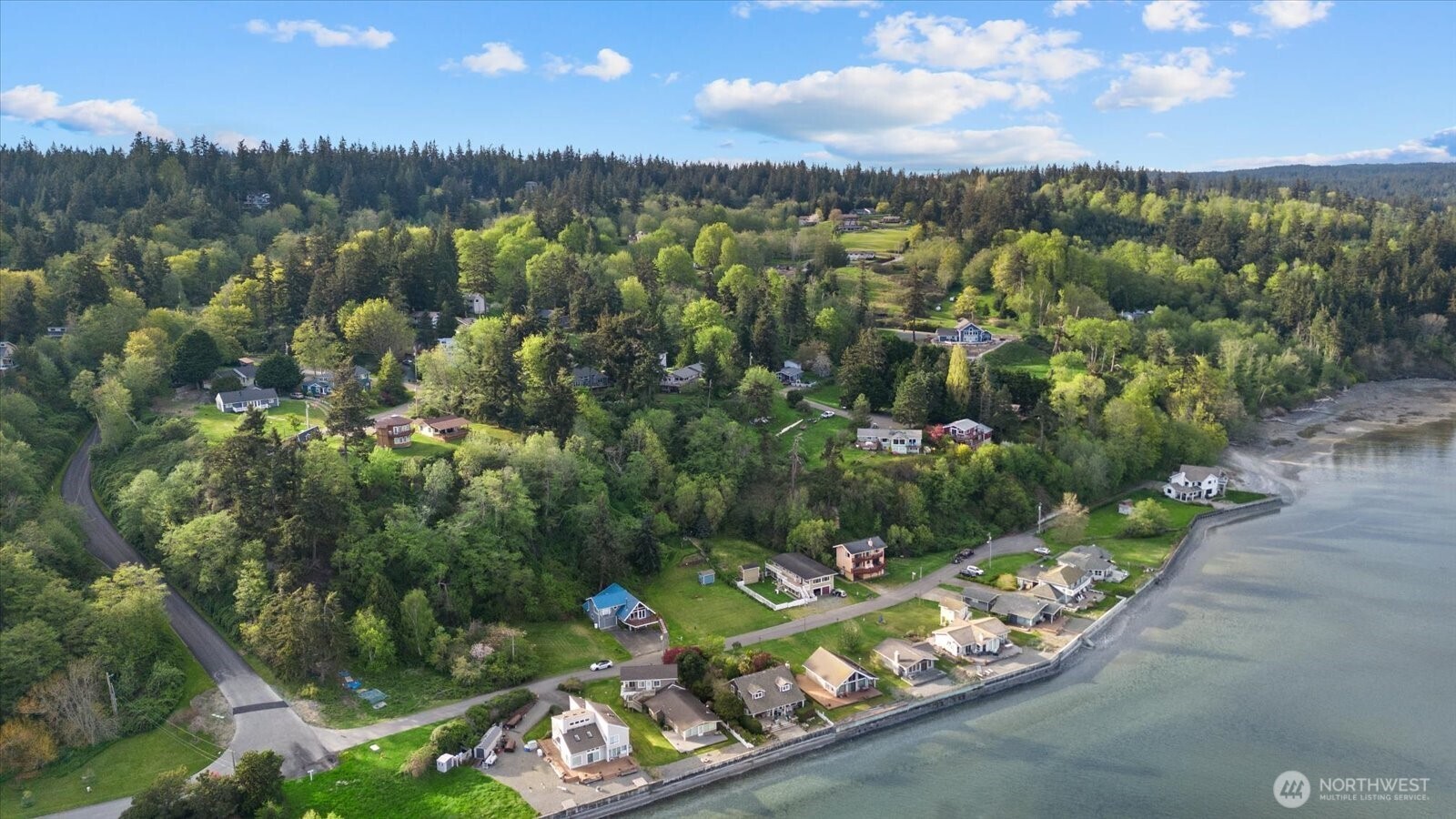 3697 Driftwood Drive , Clinton, WA 98236