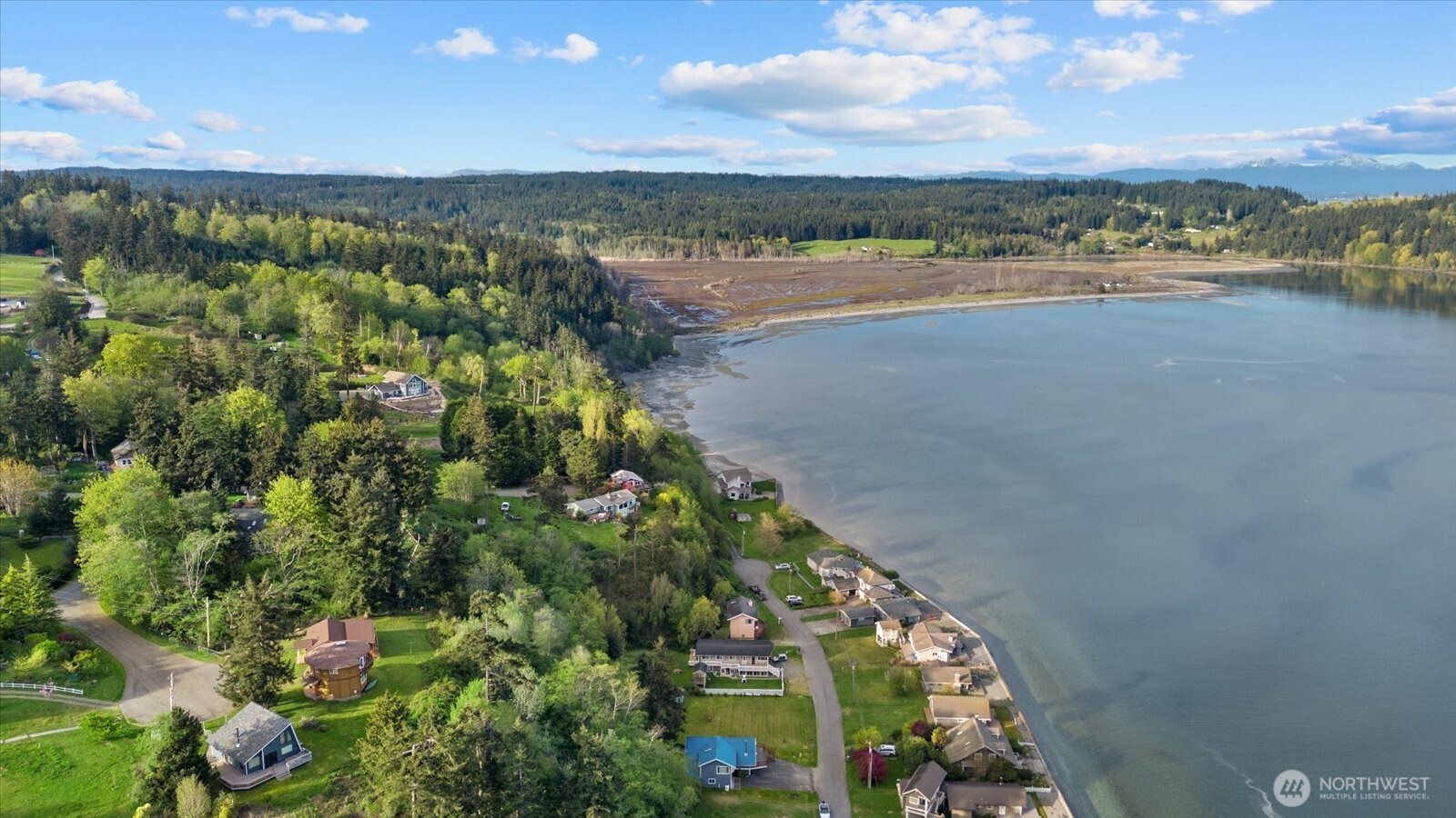 3697 Driftwood Drive , Clinton, WA 98236