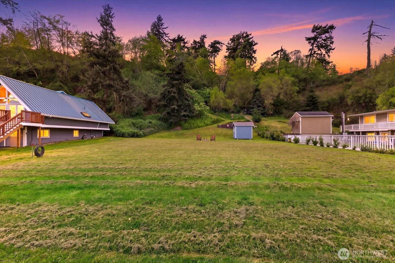 3697 Driftwood Drive , Clinton, WA 98236