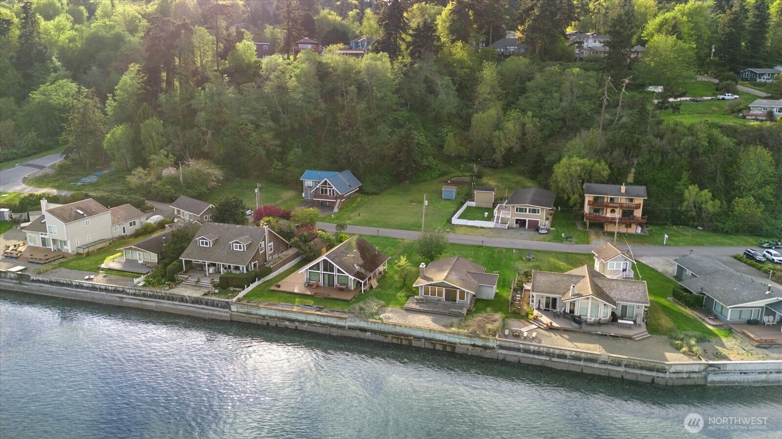 3697 Driftwood Drive , Clinton, WA 98236