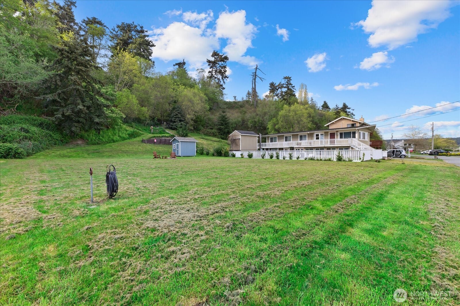 3697 Driftwood Drive , Clinton, WA 98236