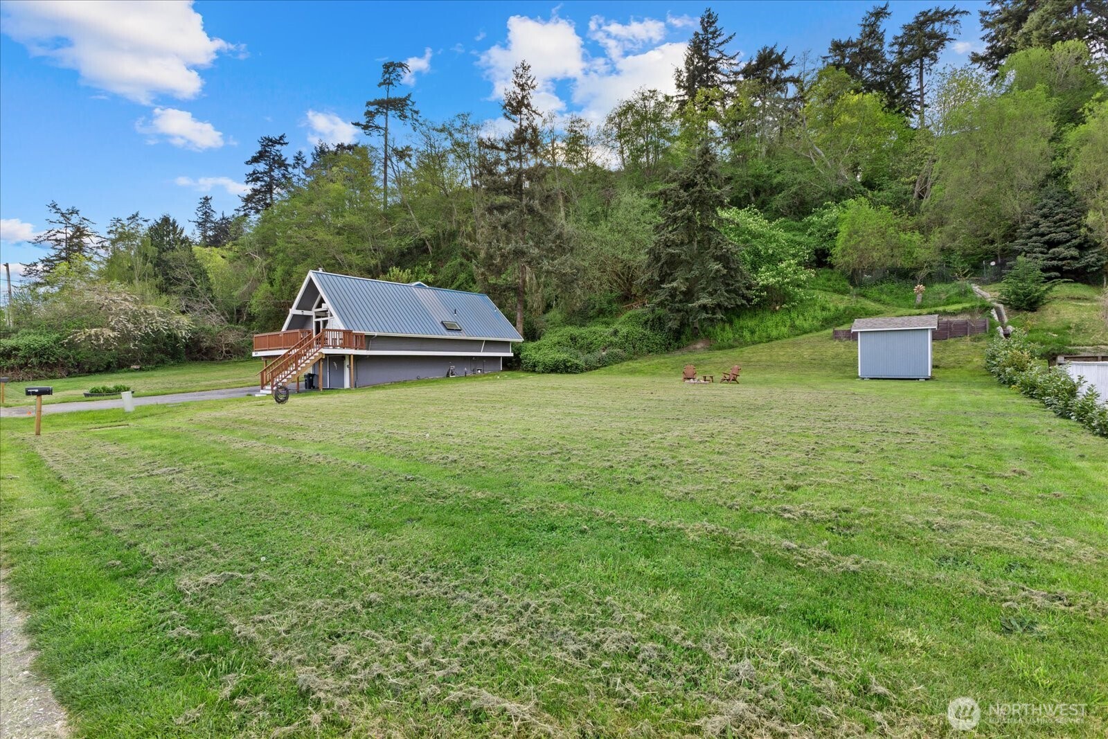 3697 Driftwood Drive , Clinton, WA 98236