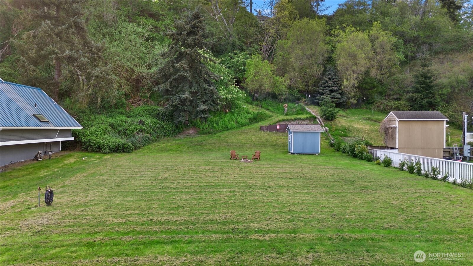 3697 Driftwood Drive , Clinton, WA 98236