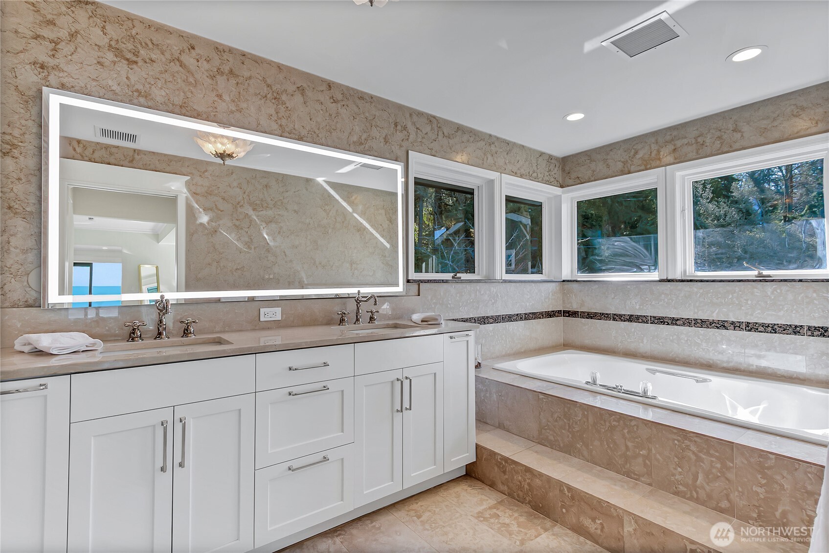 16331 Maplewild Avenue SW, Burien, WA 98166