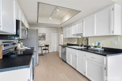 9201 NE Juanita Drive #205, Kirkland, WA 98034 - Photo 14