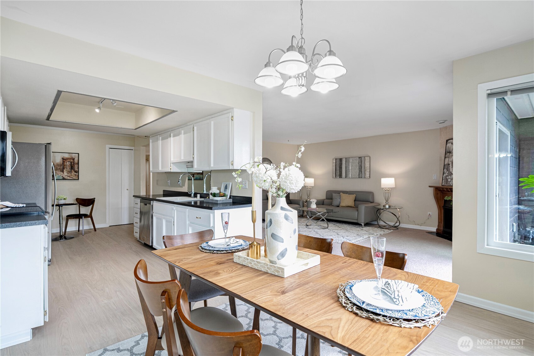 9201 NE Juanita Drive #205, Kirkland, WA 98034