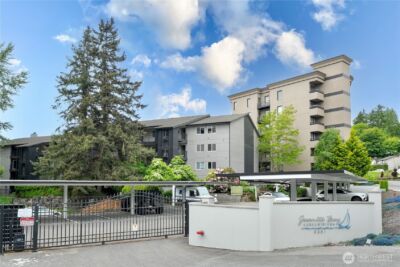 9201 NE Juanita Drive #205, Kirkland, WA 98034 - Photo 2
