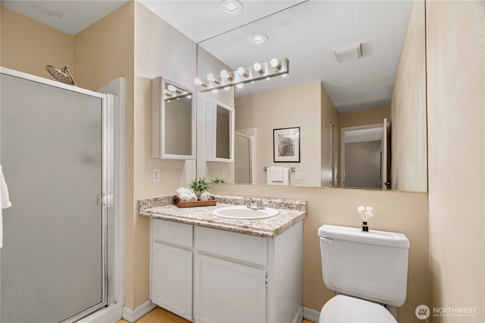 9201 NE Juanita Drive #205, Kirkland, WA 98034