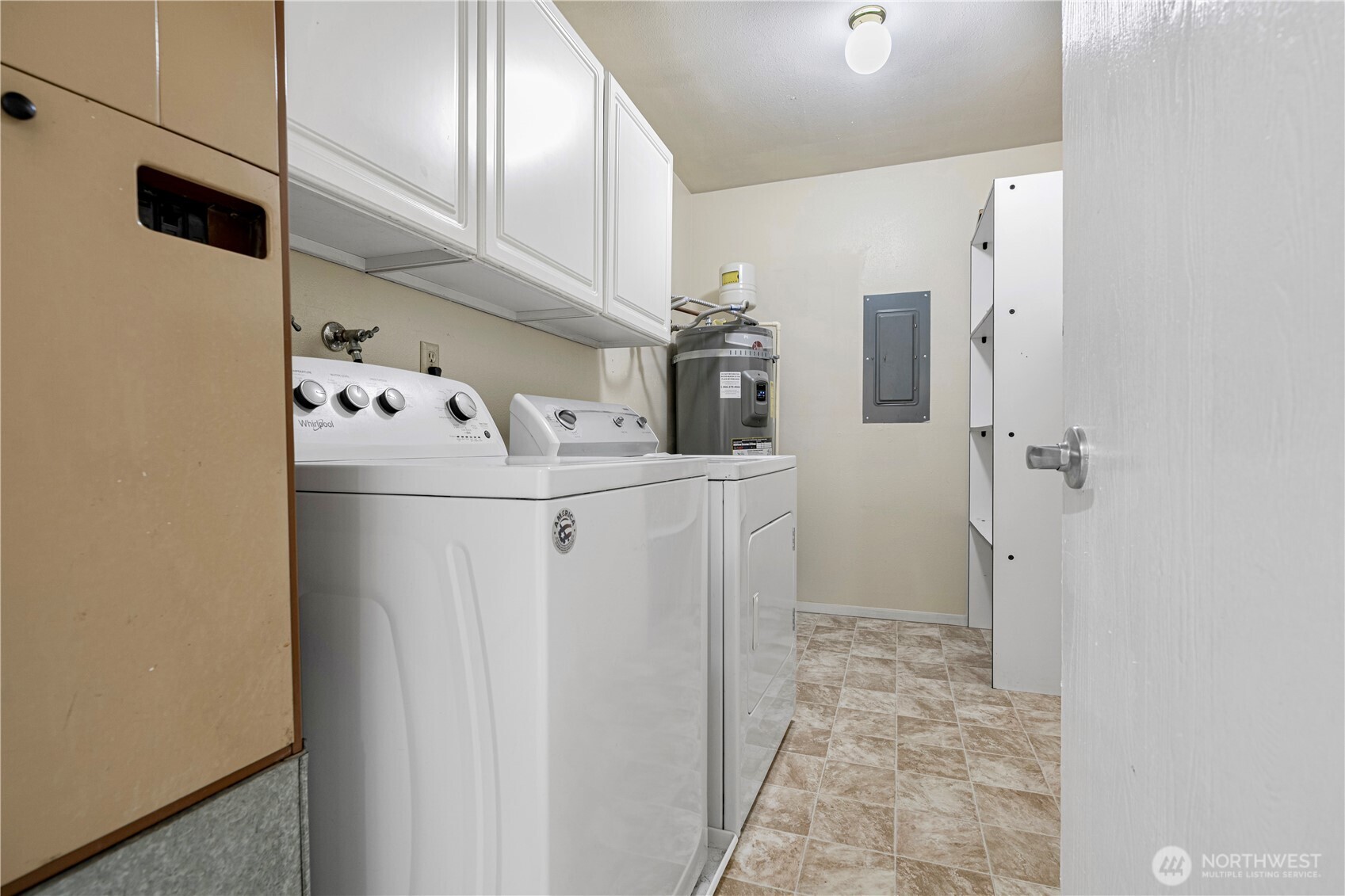 9201 NE Juanita Drive #205, Kirkland, WA 98034