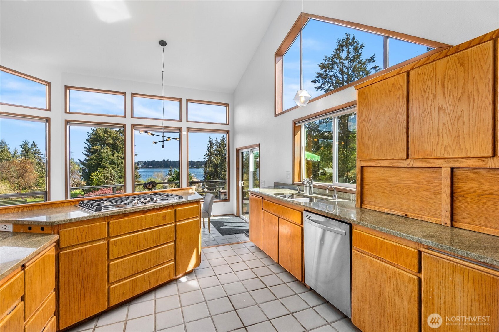 7746 Manzanita Drive NW, Olympia, WA 98502