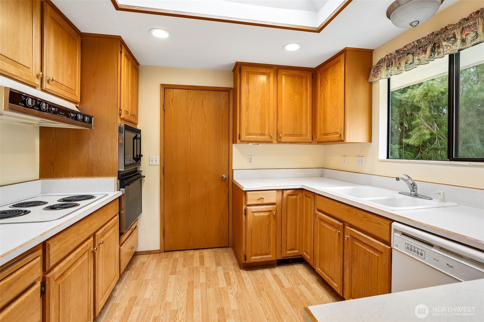 620 SE Kramer Place , Issaquah, WA 98027