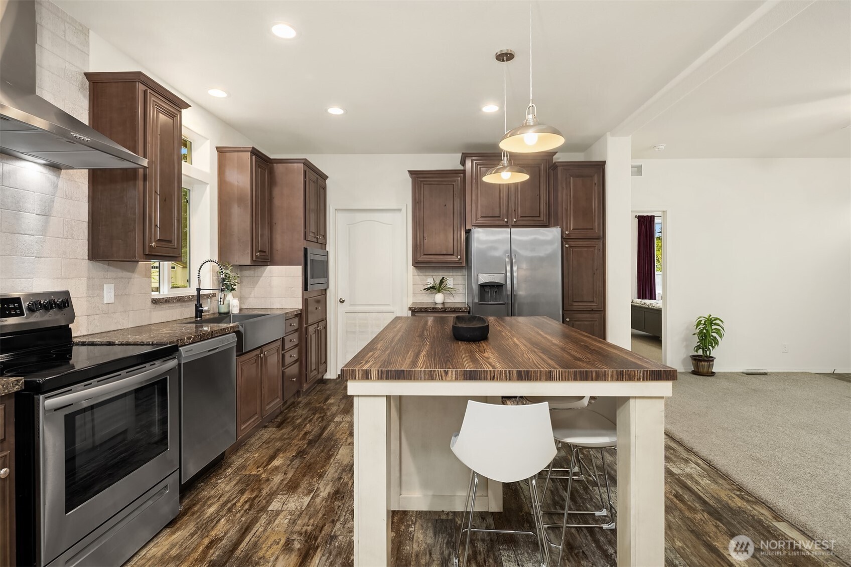 700 May Creek Road , Gold Bar, WA 98251