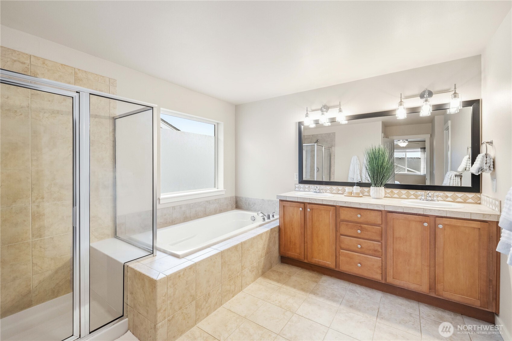 25499 SE 274th Place , Maple Valley, WA 98038