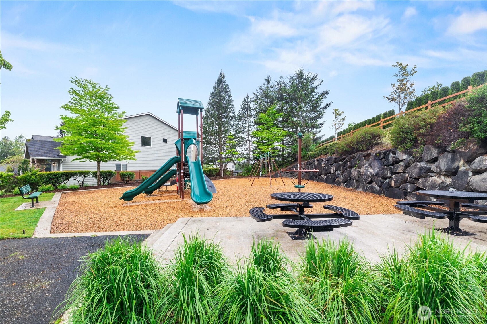 25499 SE 274th Place , Maple Valley, WA 98038