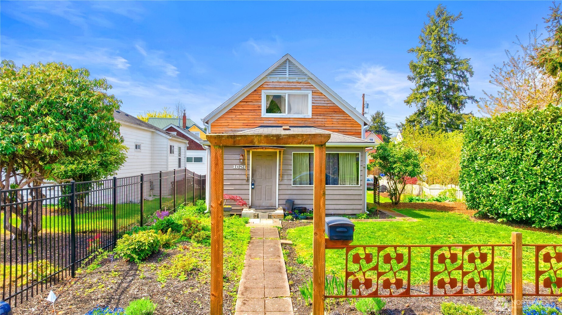 1628 Oakes Ave , Everett, WA 98201