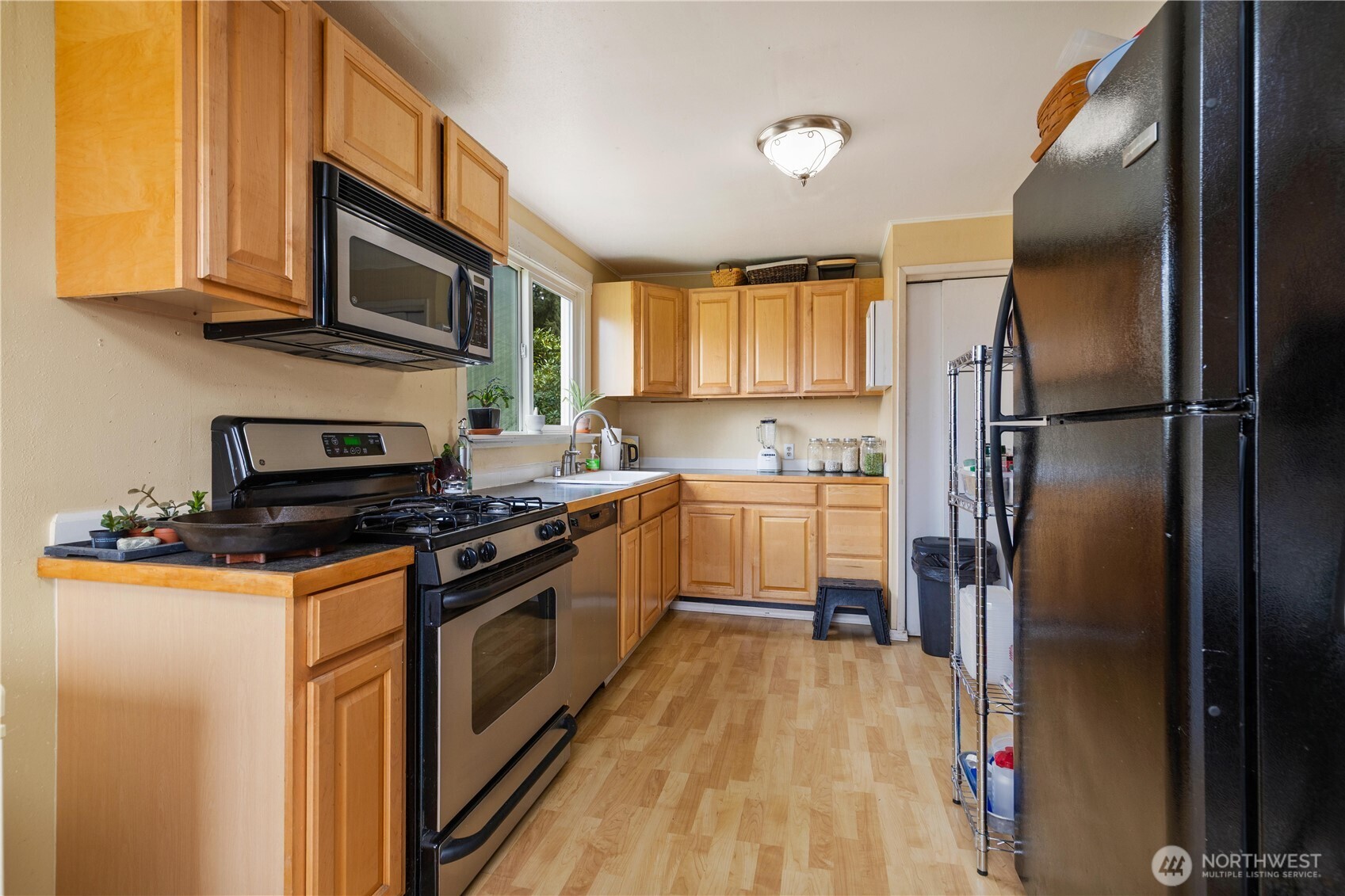 1628 Oakes Ave , Everett, WA 98201