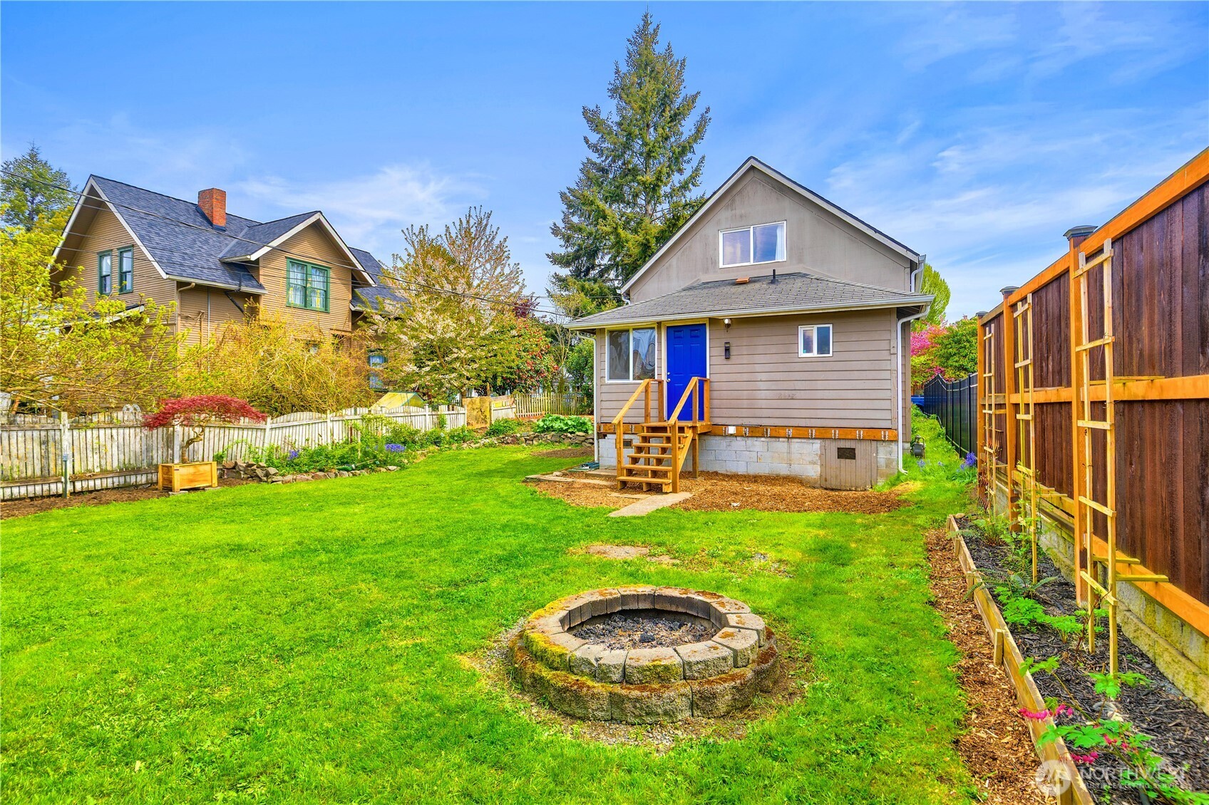 1628 Oakes Ave , Everett, WA 98201