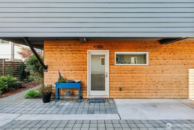 4306 Evanston Avenue N, Seattle, WA 98103 - Photo 2