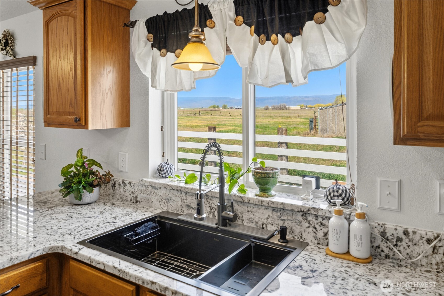 700 N Pierce Street , Kittitas, WA 98934