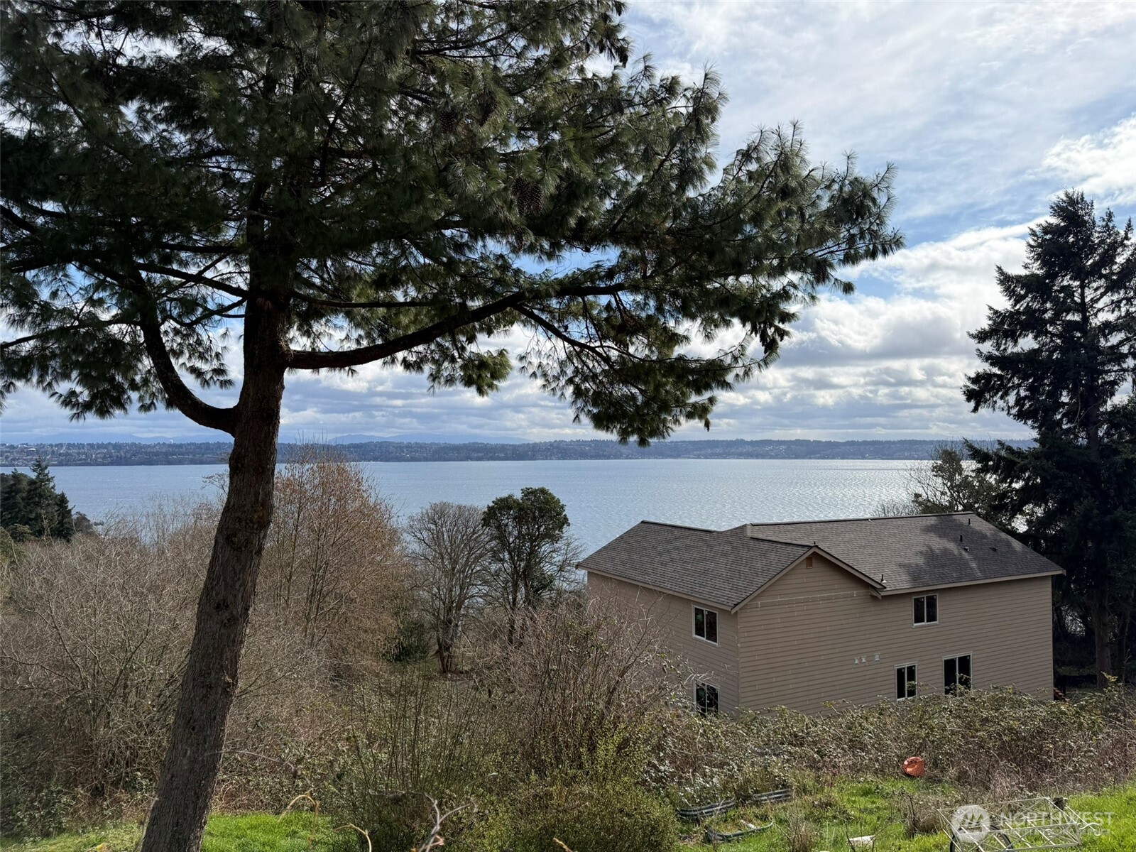 4725 SW 244th Street , Vashon, WA 98070