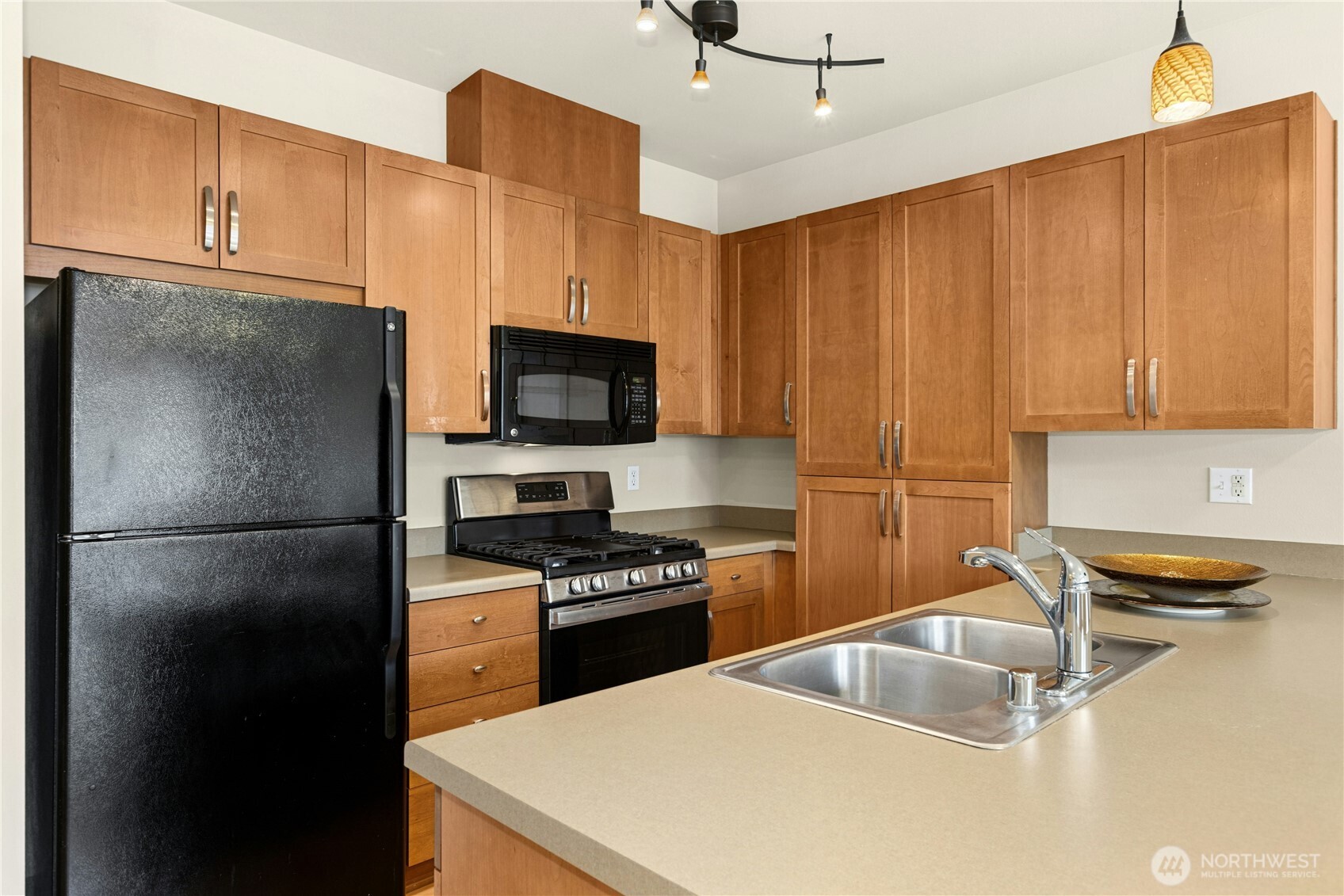 1880 25th Avenue NE #413, Issaquah, WA 98029
