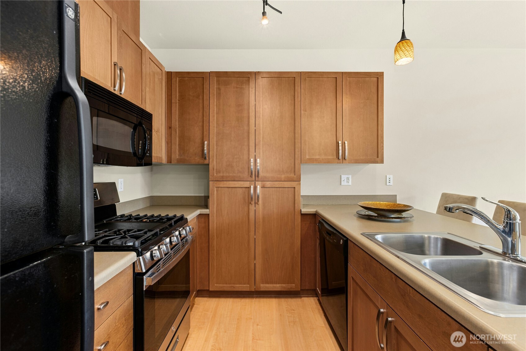 1880 25th Avenue NE #413, Issaquah, WA 98029