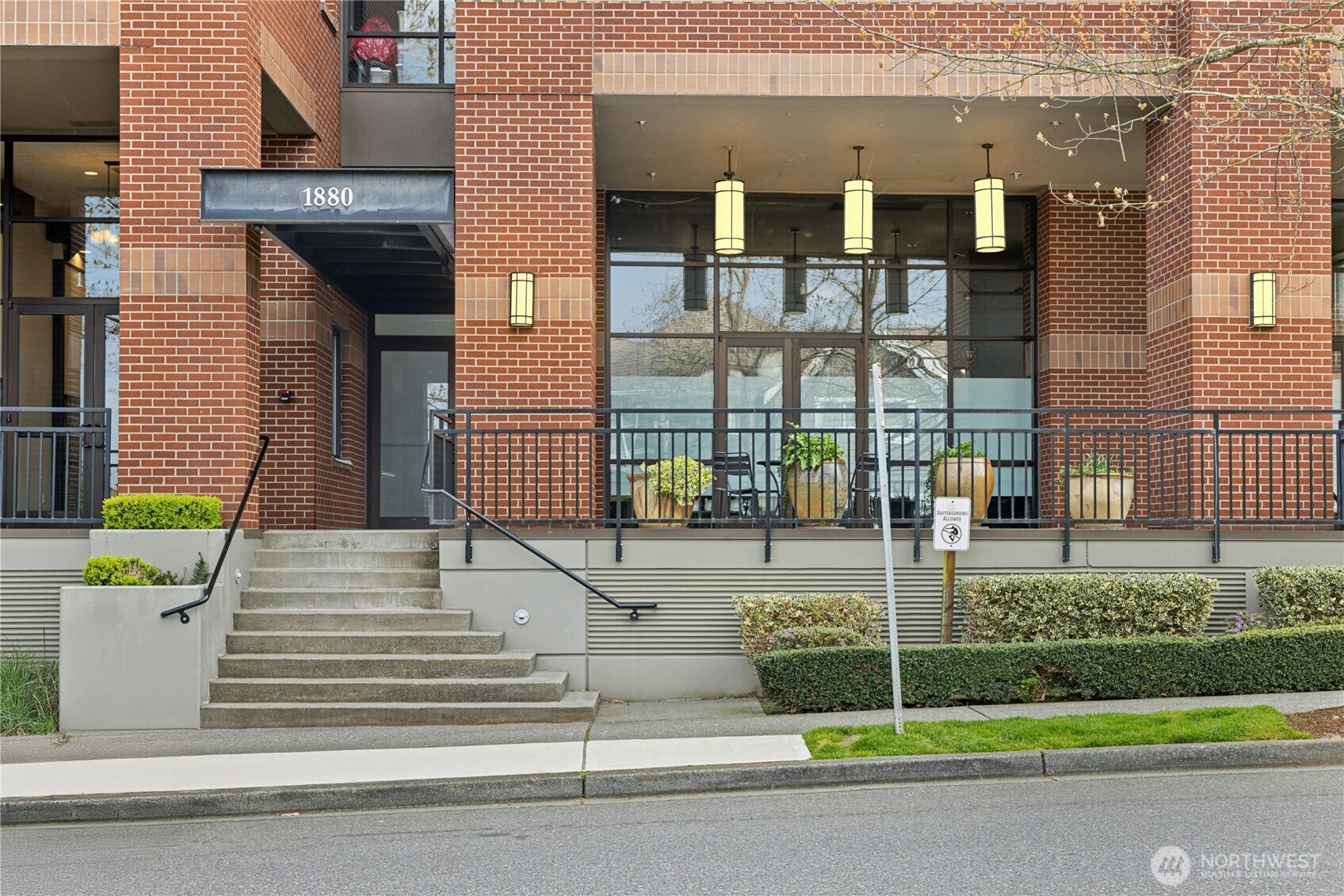 1880 25th Avenue NE #413, Issaquah, WA 98029