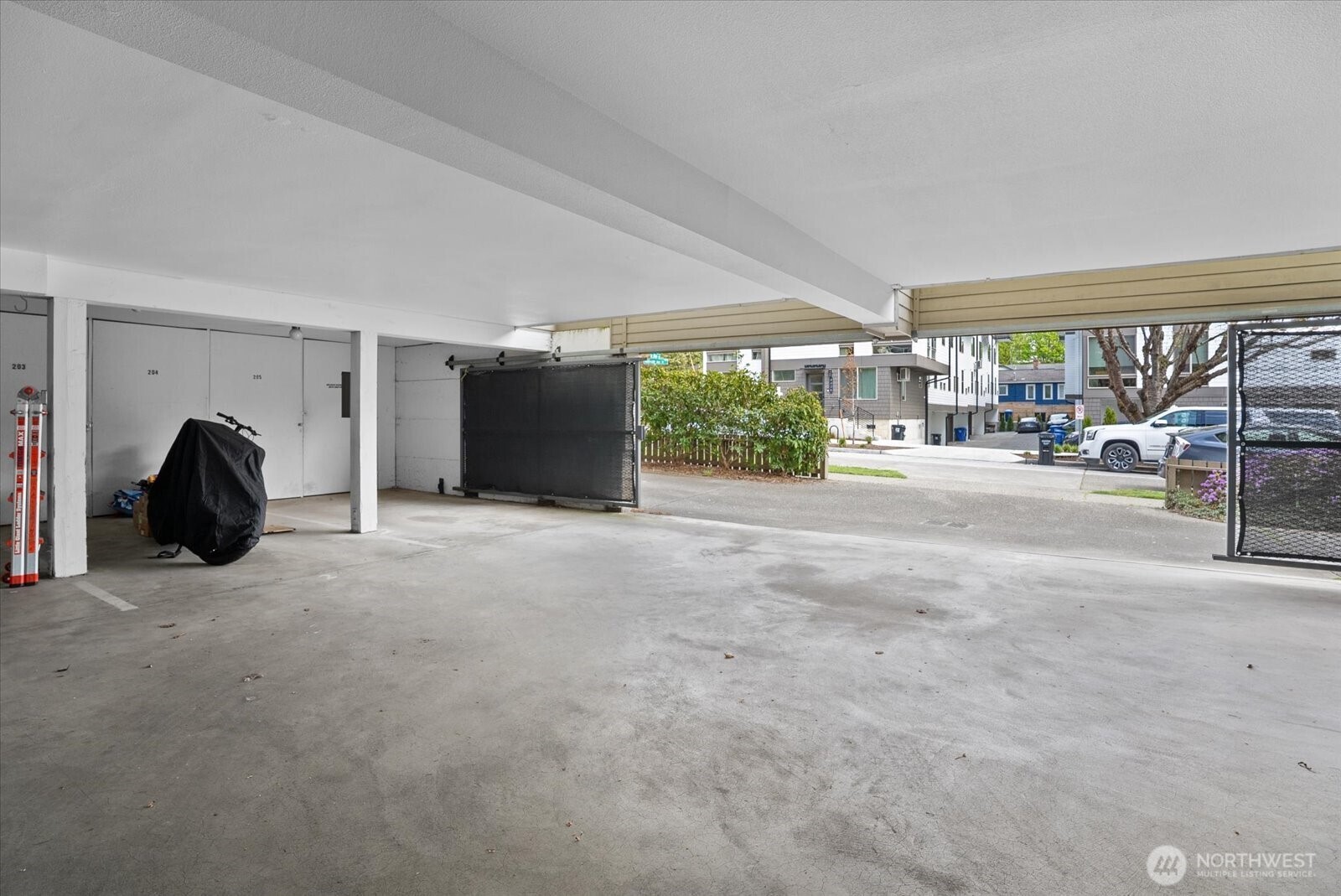 1109 N Allen Place #205, Seattle, WA 98103