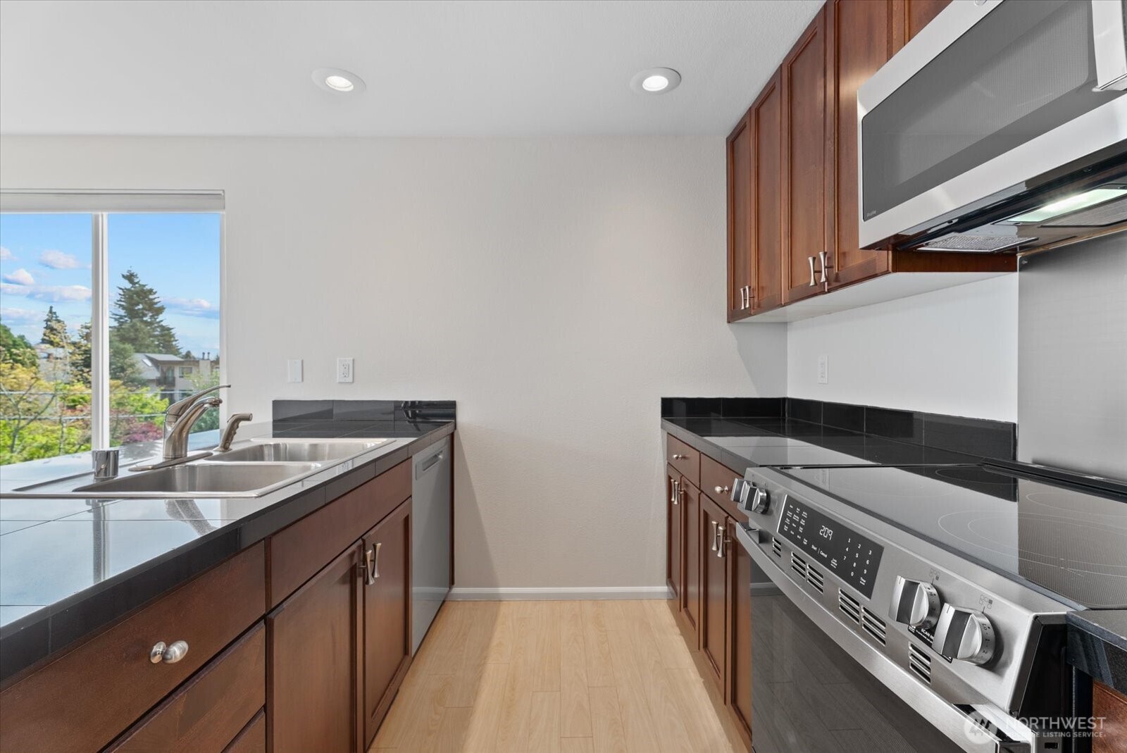 1109 N Allen Place #205, Seattle, WA 98103