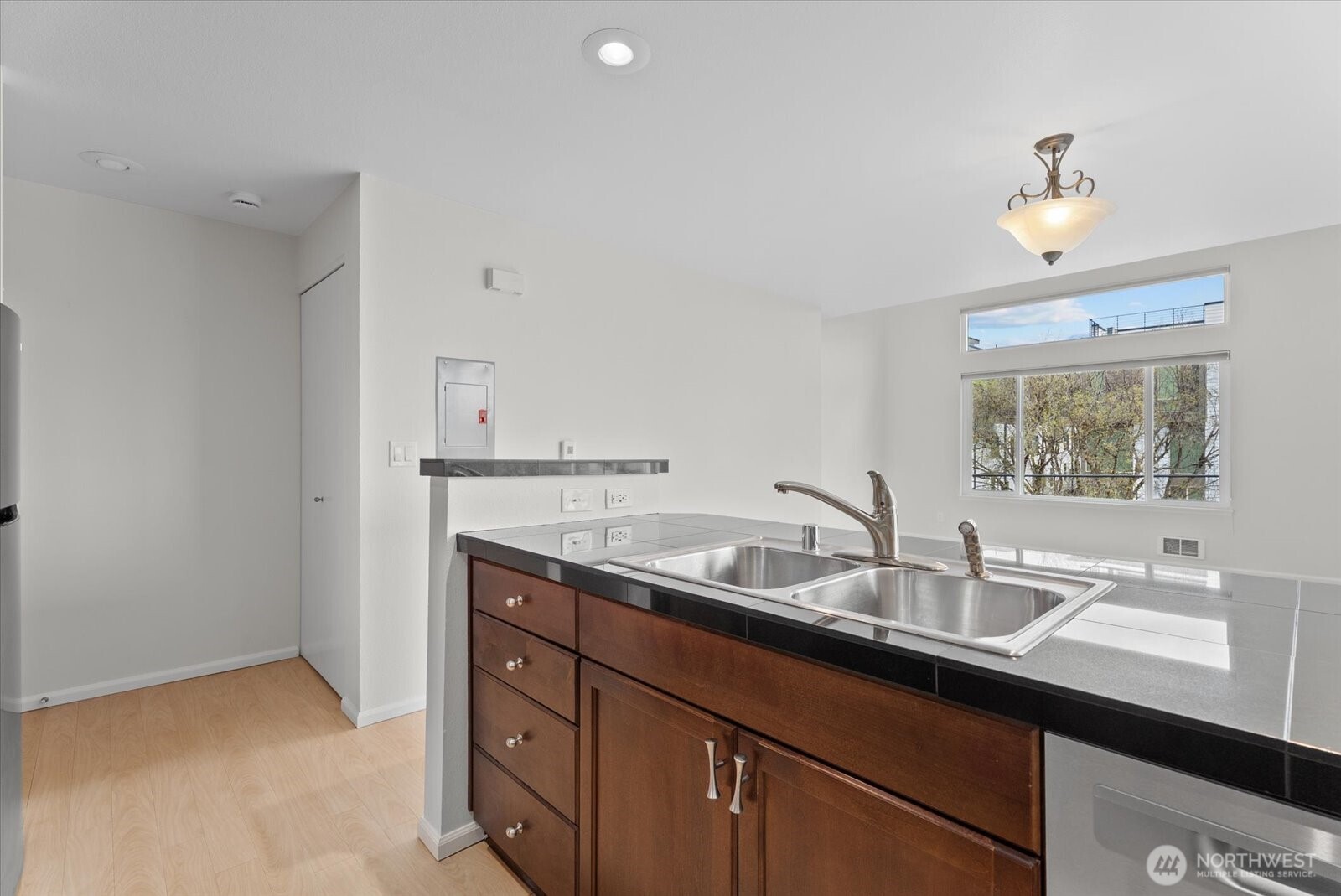 1109 N Allen Place #205, Seattle, WA 98103