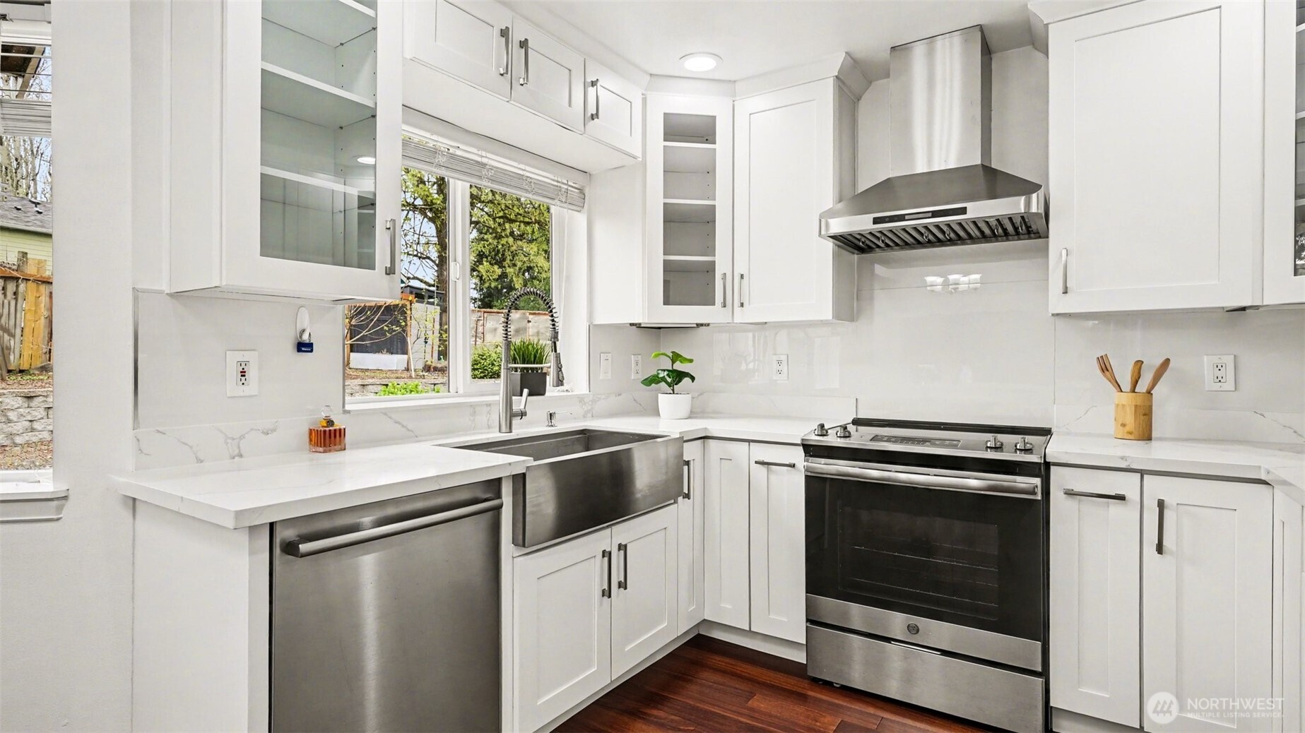 4002 NE 7th Court , Renton, WA 98056