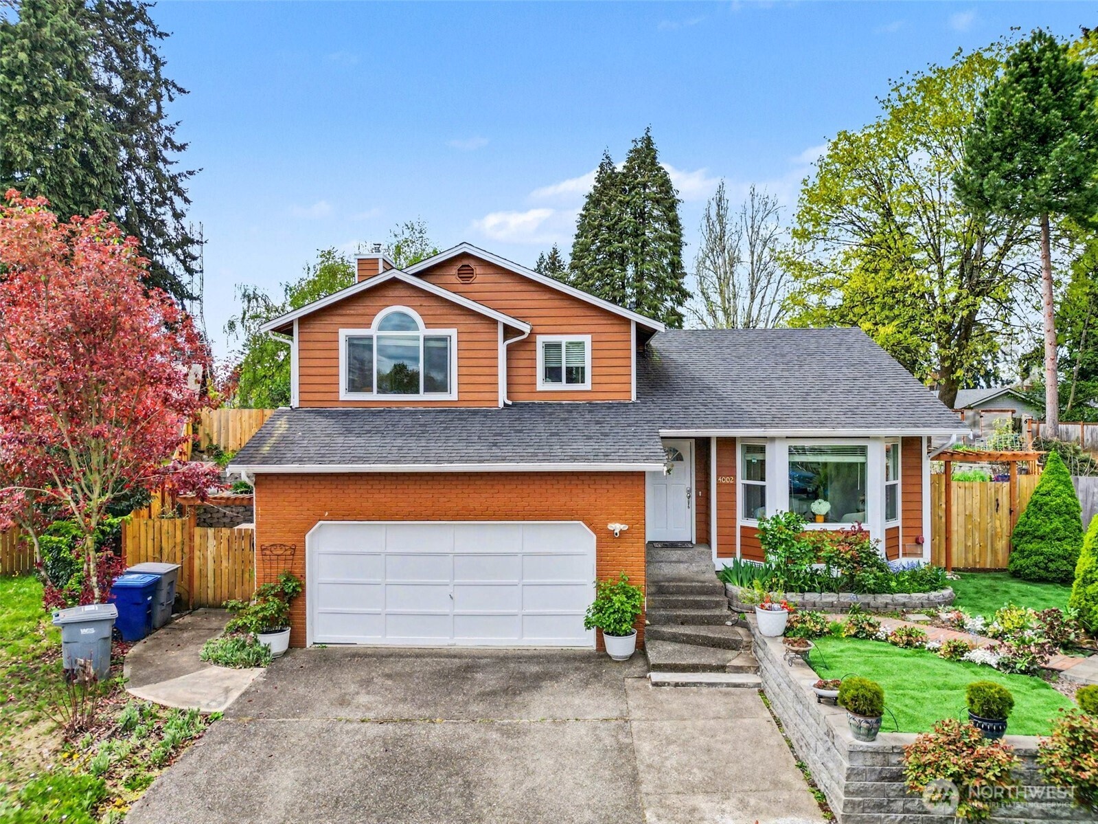 4002 NE 7th Court , Renton, WA 98056