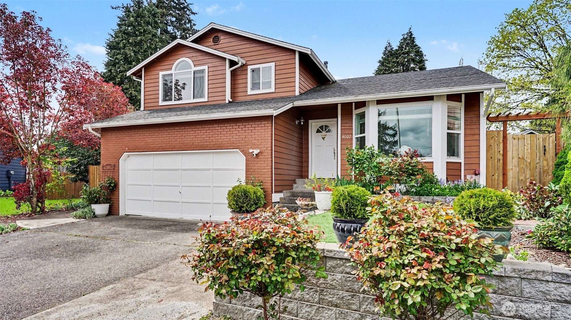 4002 NE 7th Court , Renton, WA 98056