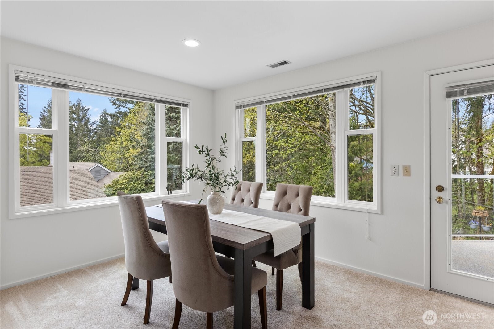 4049 Providence Point Drive SE, Issaquah, WA 98029
