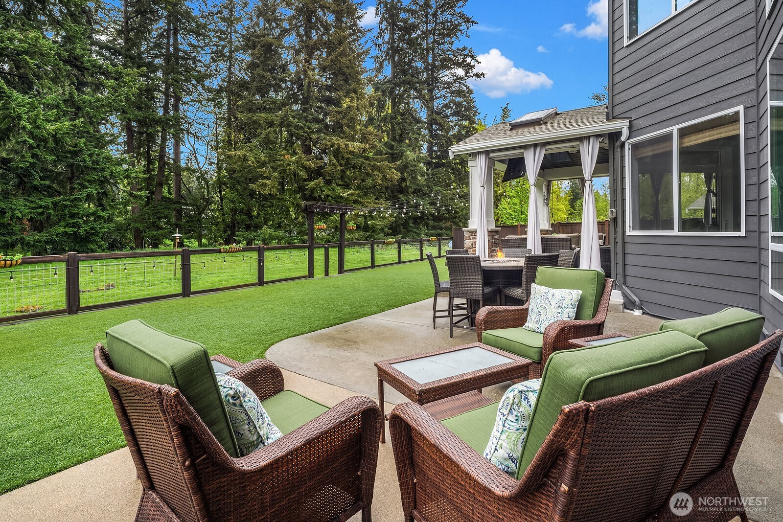 21298 SE 25th Street , Sammamish, WA 98075