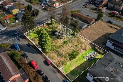 2805 S 216th Street , Des Moines, WA 98198 - Photo 3