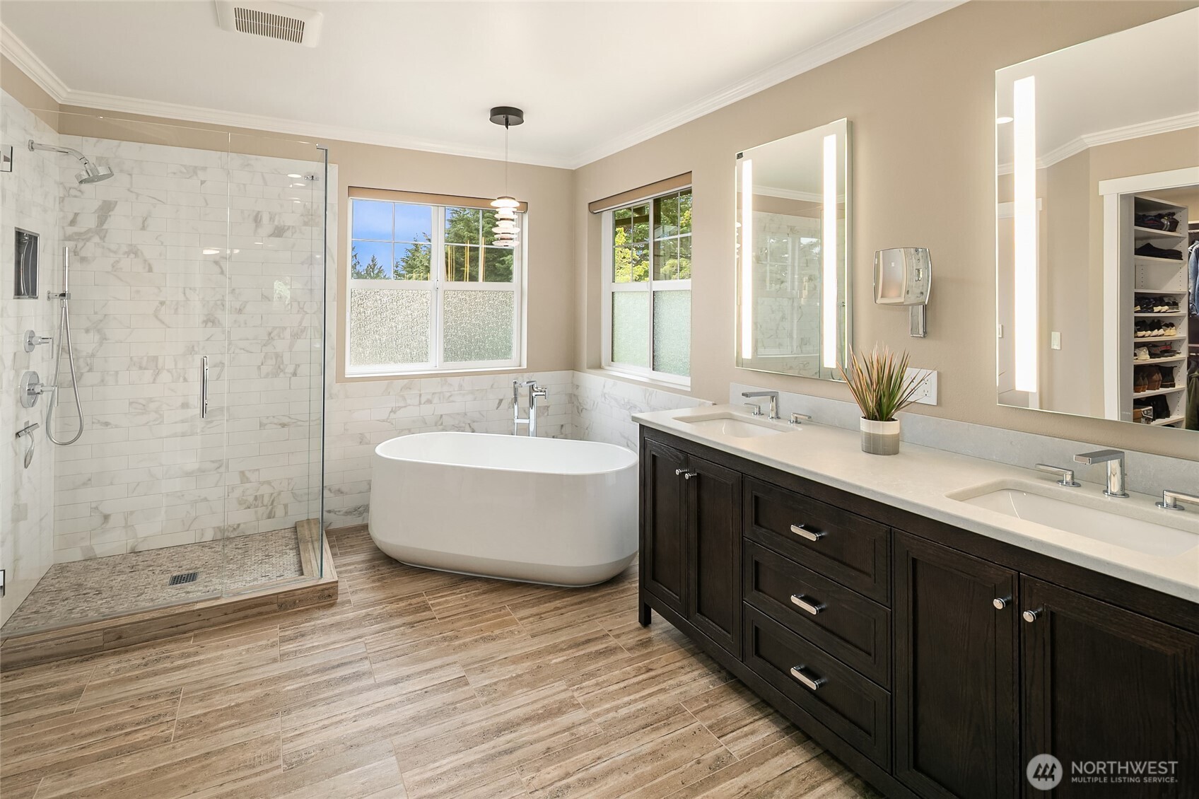 16568 NE 119th Way , Redmond, WA 98052