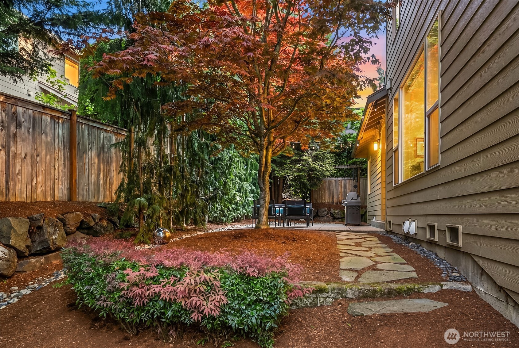 16568 NE 119th Way , Redmond, WA 98052
