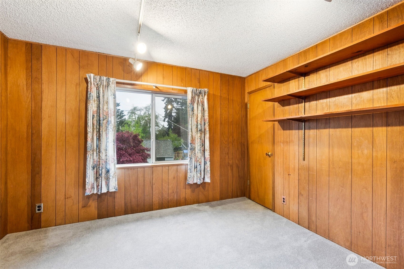 16036 21st Avenue SW, Burien, WA 98166