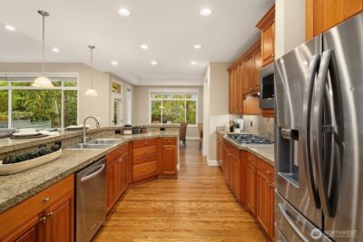 322 240th Place SE, Sammamish, WA 98074 - Photo 15