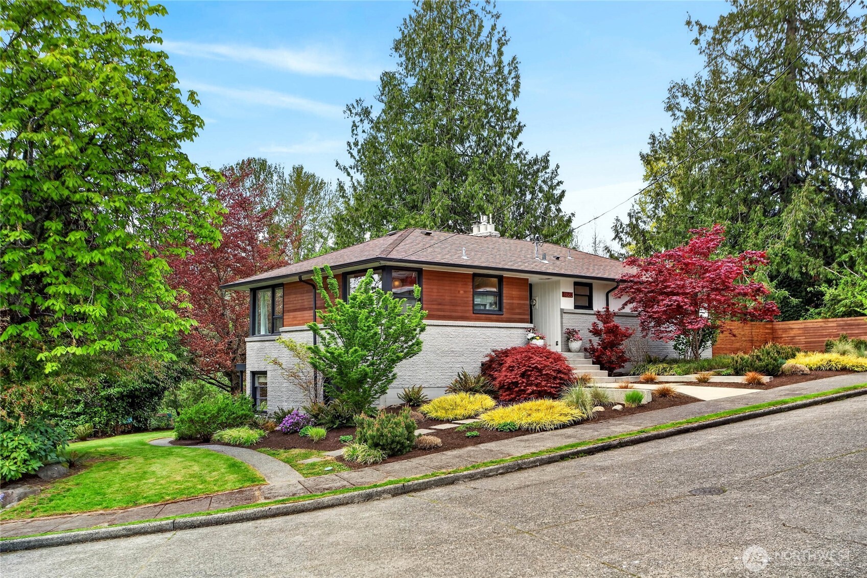 8683 Island Drive S, Seattle, WA 98118