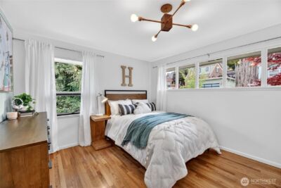 8683 Island Drive S, Seattle, WA 98118 - Photo 11