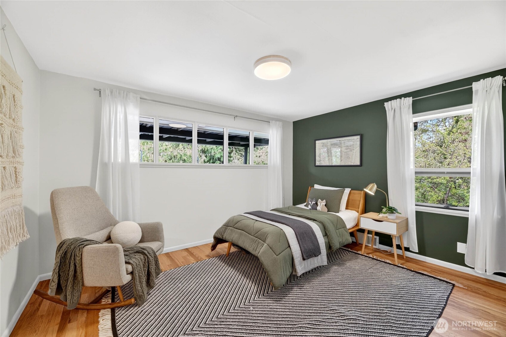 8683 Island Drive S, Seattle, WA 98118