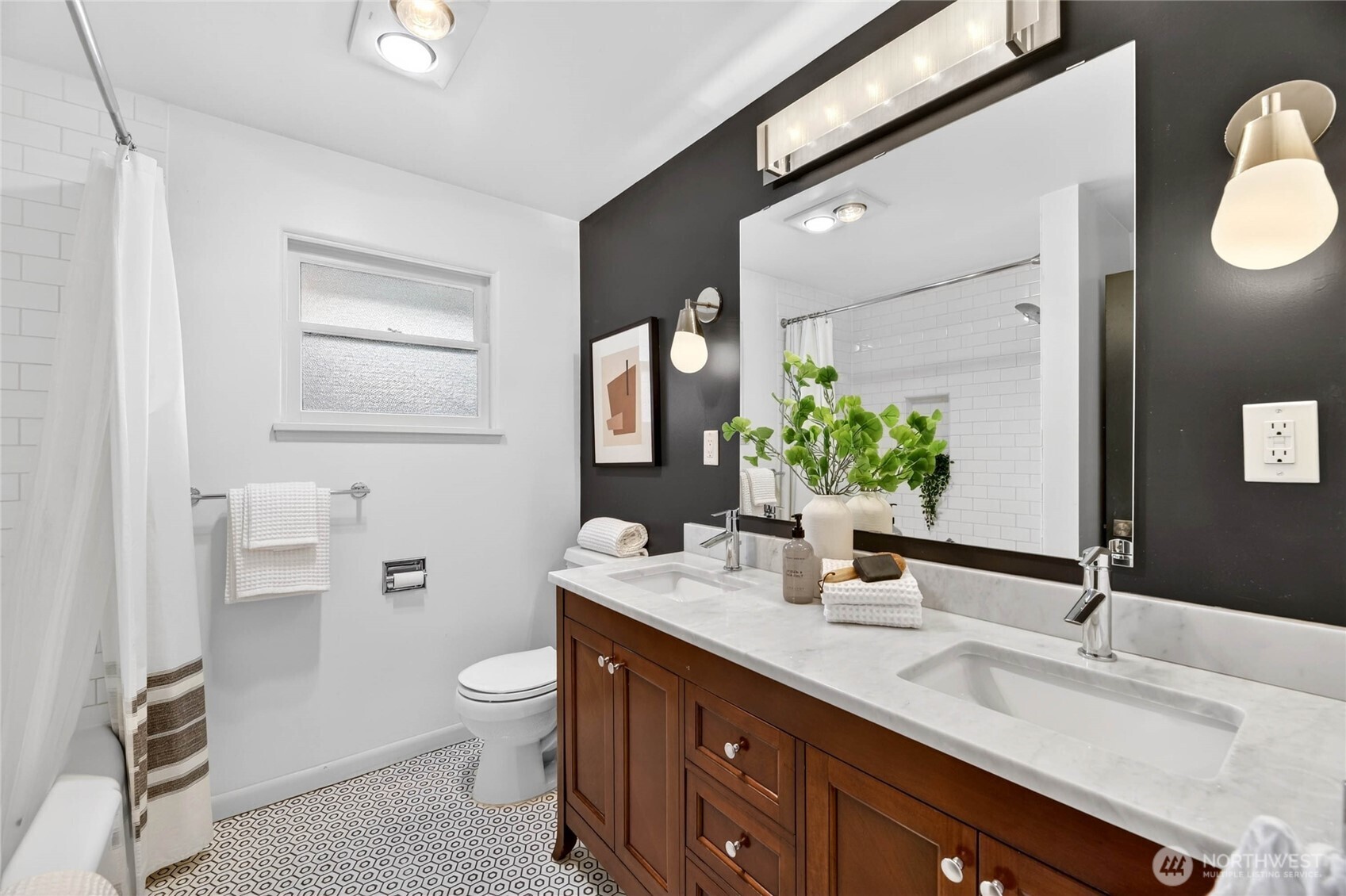 8683 Island Drive S, Seattle, WA 98118